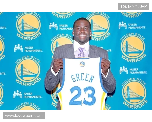 德雷蒙德·格林在NBA中的角色和贡献体现在哪些方面 德雷蒙德·格林在NBA中的角色和贡献体现在哪些方面